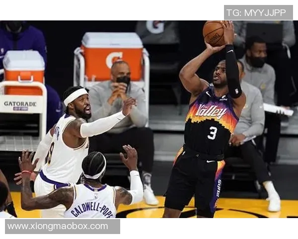 大战一触即发！太阳晒出布克狄龙球馆入场瞬间