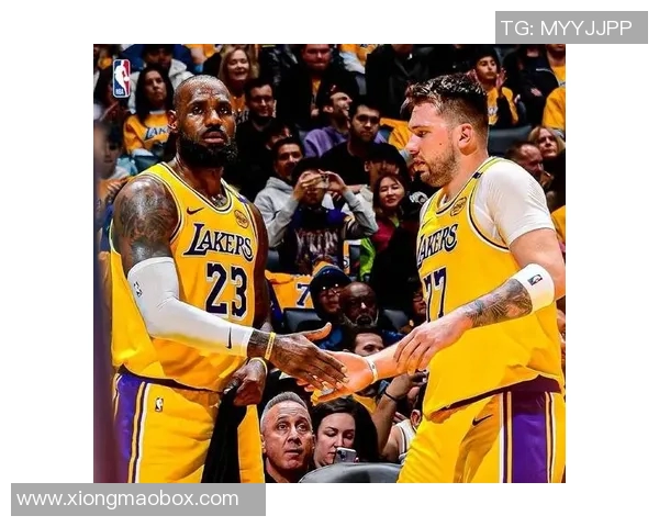 詹姆斯最后一舞,东契奇翩翩起舞!湖一次交易决定两个时代的命运 詹姆斯最后一舞,东契奇翩翩起舞!湖一次交易决定两个时代的命运